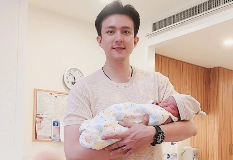 Bé gái mắt to da trắng xinh như thiên thần bố đứa trẻ lộ mặt khiến ai nấy tấm tắc mẹ bé thật may mắn - 2