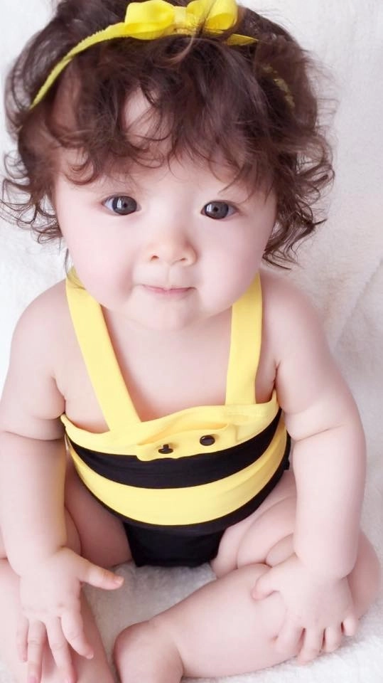 Bé gái việt giành giải nhất trên báo anh vì xinh như thiên thần giờ 11 tuổi gương mặt thay đổi nhiều - 2