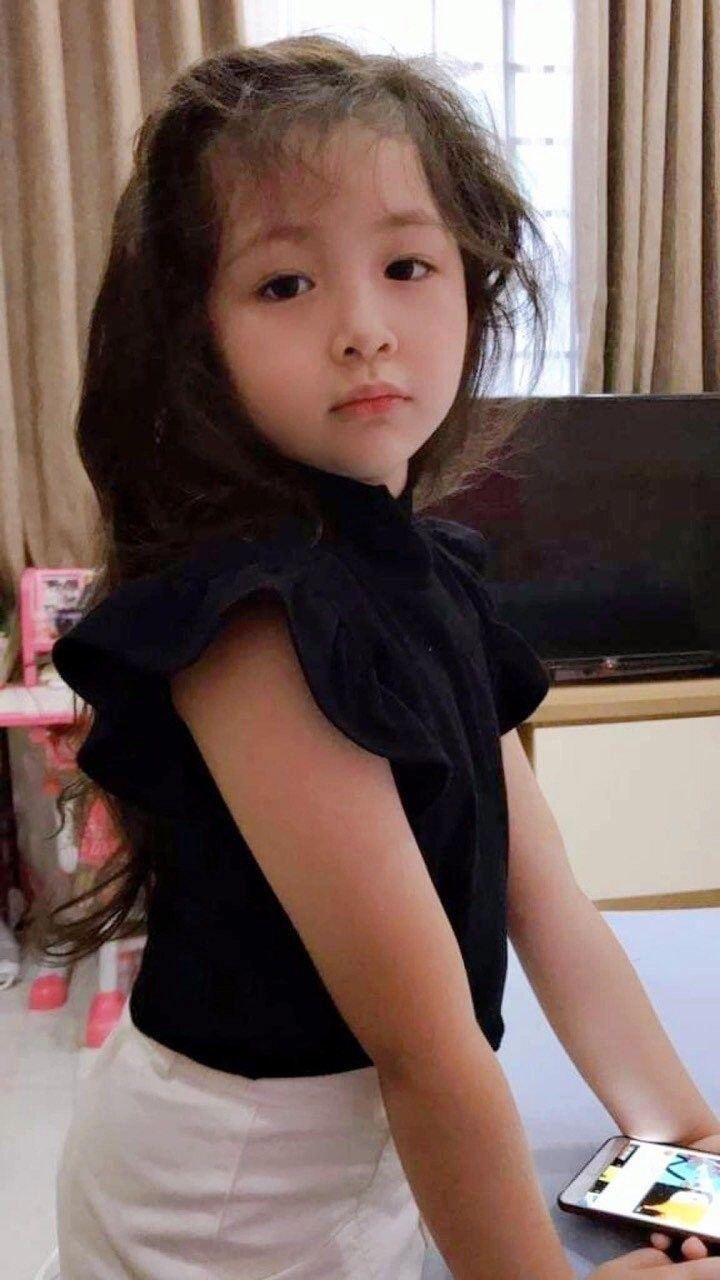 Bé gái việt giành giải nhất trên báo anh vì xinh như thiên thần giờ 11 tuổi gương mặt thay đổi nhiều - 20