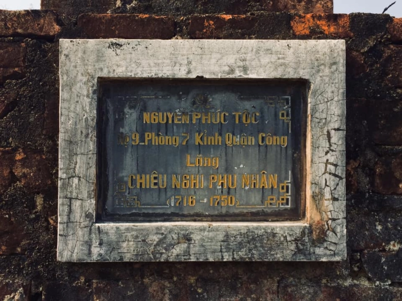 Bí ẩn lăng mộ cổ duy nhất còn sót lại thời chúa nguyễn chốn yên nghỉ của người vợ kín tiếng vị vua áo dài - 2