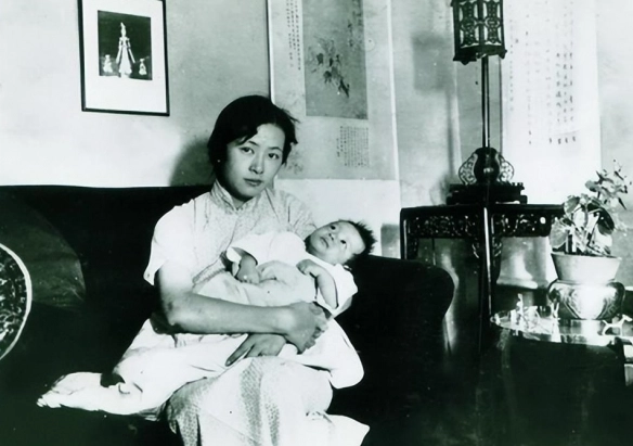 Bố mẹ là giáo sư đh hàng đầu cả nước con thi được 2 điểm tra lại bài thi mới thấy đúng 1 dòng chữ gây sốc - 2