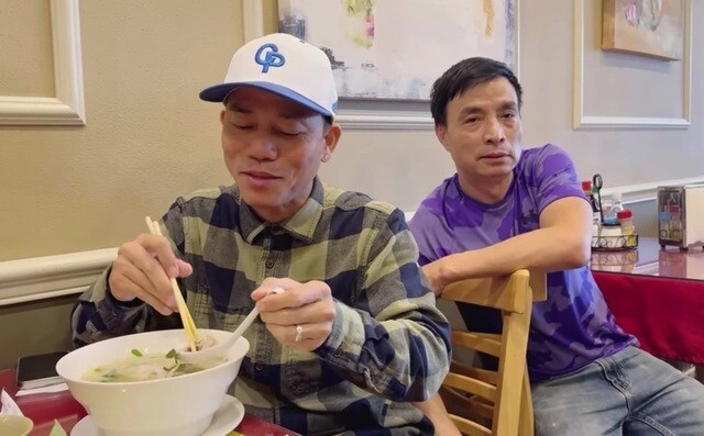 Bố ruột xuân mai bị đồn mở quán phở chửi ở mỹ tiết lộ khả năng đặc biệt để kiếm gần 200 triệu mỗi tháng - 2
