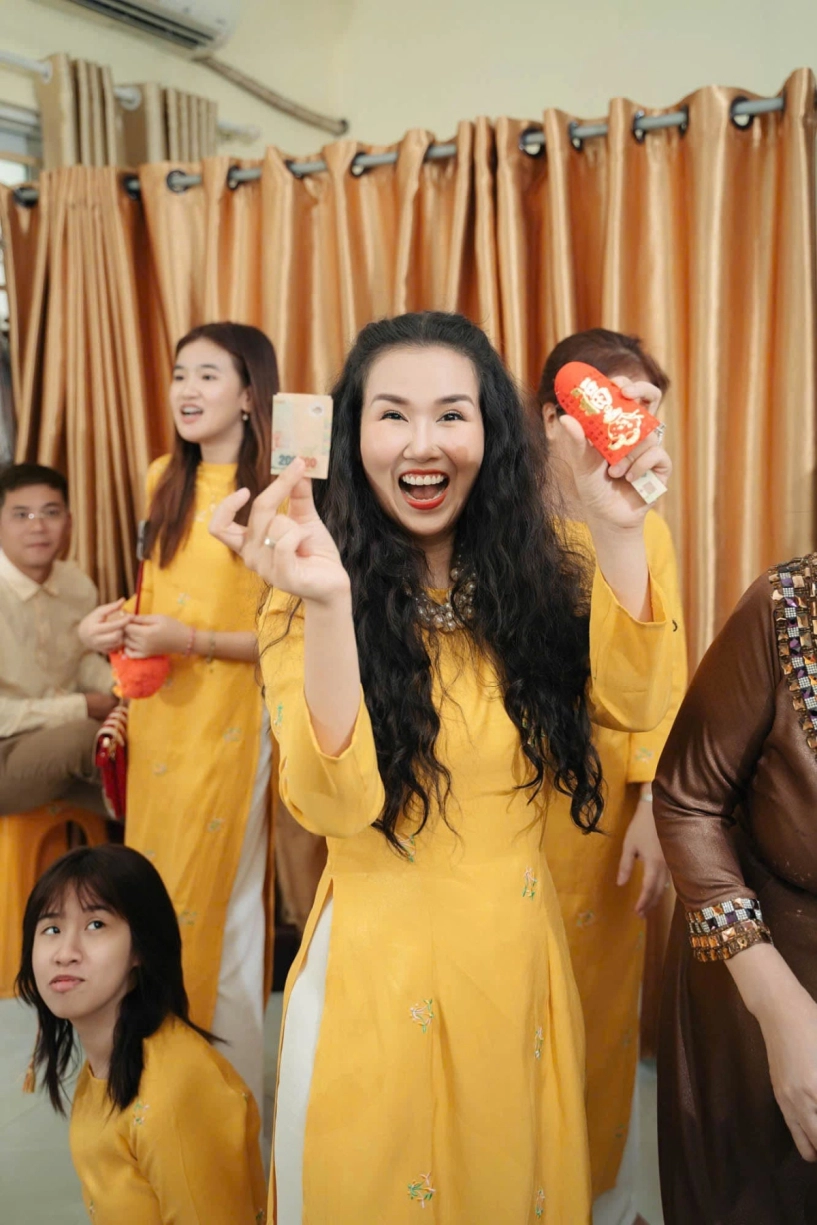 Bố võ hạ trâm từ chùa về ăn tết với gia đình - 6