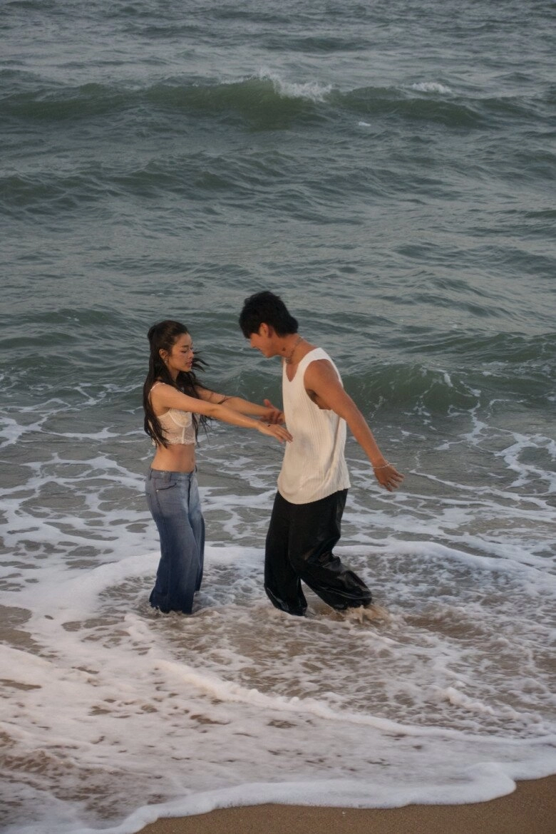Bóng hồng có cảnh yêu táo bạo trong phim việt 18 từng từ bỏ ngành y nên duyên nhờ phim giả tình thật - 18