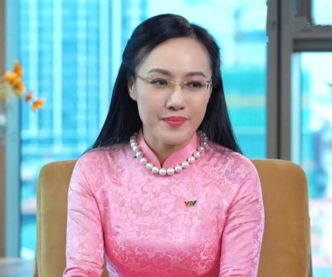 Btv hoài anh nghẹn ngào khi nhắc về bản tin thời sự 19h nhớ sự cố rớt bông tai trên sóng trực tiếp - 2