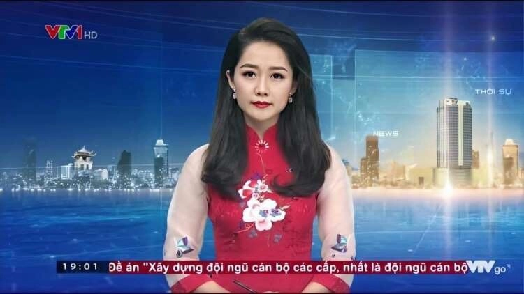 Btv trẻ nhất thời sự 19h nhan sắc đến mai phương thúy cũng trầm trồ từng cúi đầu xin lỗi khi đang dẫn sóng trực tiếp - 1