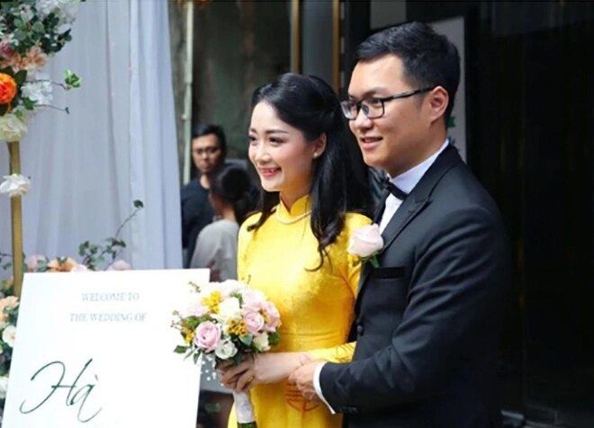 Btv trẻ nhất thời sự 19h nhan sắc đến mai phương thúy cũng trầm trồ từng cúi đầu xin lỗi khi đang dẫn sóng trực tiếp - 10