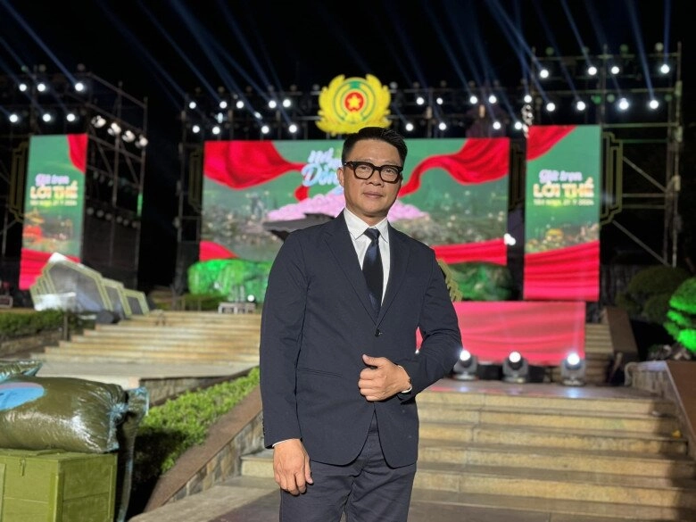 Btv vtv quang minh mừng con trai thứ 3 tròn 12 tuổi giải thích ý nghĩa tên thật của quý tử nghe cực hay - 6