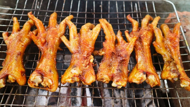 Bữa sáng trưa chiều tối no nê với 9 món ngon ở phố cổ hà nội giá chỉ vài chục nghìn muốn ăn là có ngay - 4