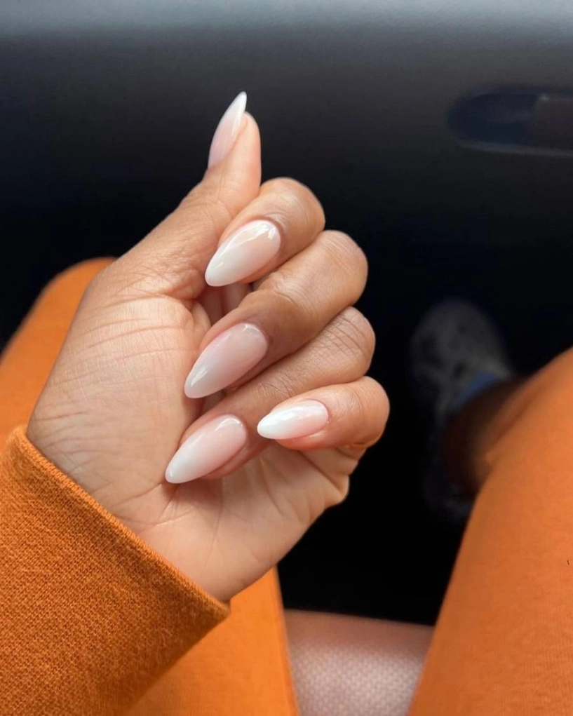 Các mẫu nail hot năm 2024 - 7