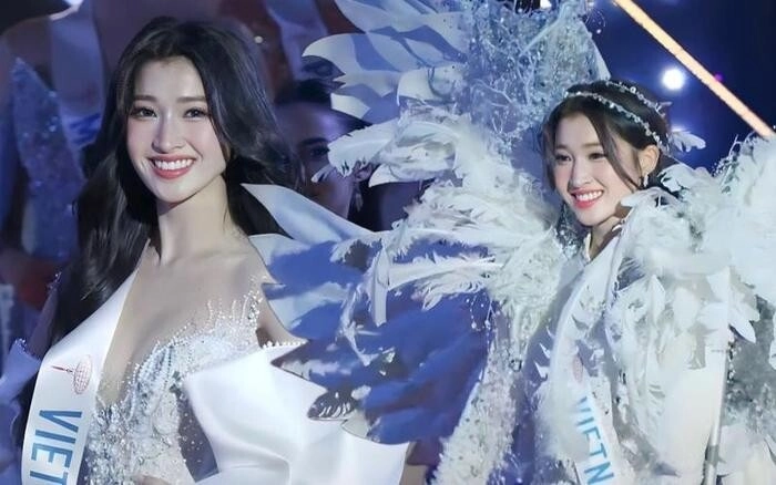Các mỹ nhân nhà sen vàng yêu thiếu gia 2 hoa hậu họ đỗ tinh tế đi giày bệt khi đứng cùng nửa kia - 11