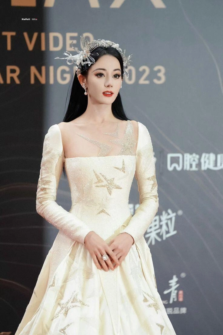 Các mỹ nhân showbiz làm gì để có gương mặt hoàn hảo đến khó tin mỗi lần xuất hiện trước thảm đỏ - 4