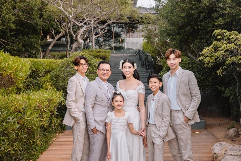 Cách cư xử với con chồng của các nàng hậu việt hà kiều anh yêu thương như ruột thịt khánh vân kín tiếng - 5
