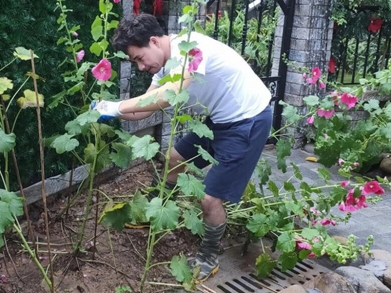 Cảnh đi làm của nsnd xuân bắc về đến nhà không còn ai thức ăn cơm nguội khiến tự long lên tiếng - 8
