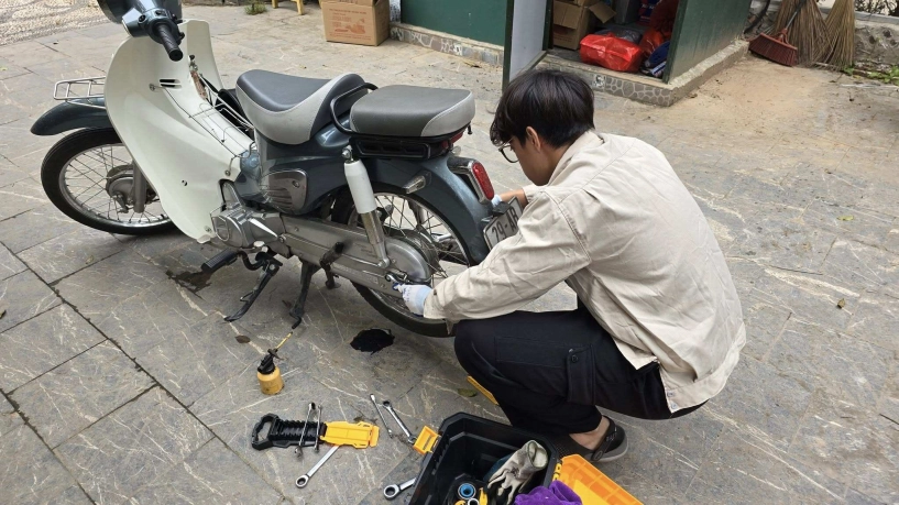 Cảnh đi làm của nsnd xuân bắc về đến nhà không còn ai thức ăn cơm nguội khiến tự long lên tiếng - 11