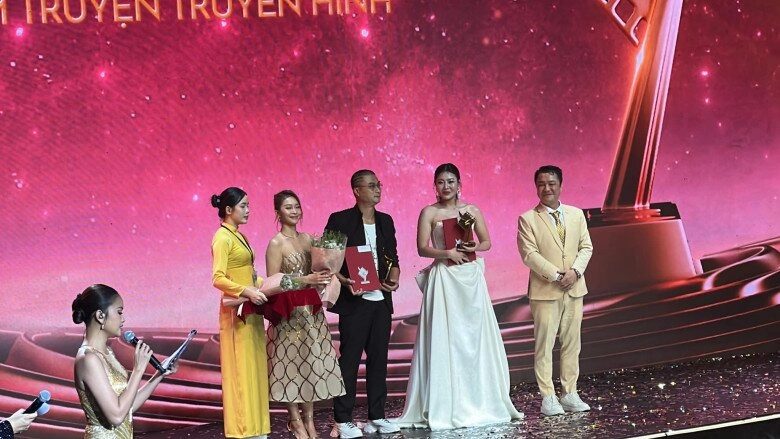 Cánh diều vàng 2024 trấn thành vắng mặt vẫn thắng lớn 2 mẹ con luyến lươn cùng ẵm giải - 15