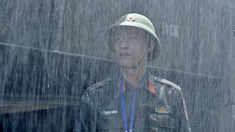 Cảnh mạnh trường cứu người dân vùng lũ gây sốt mxh nam diễn viên nói 1 câu chắc nịch khi bảo thanh nhận xét - 8