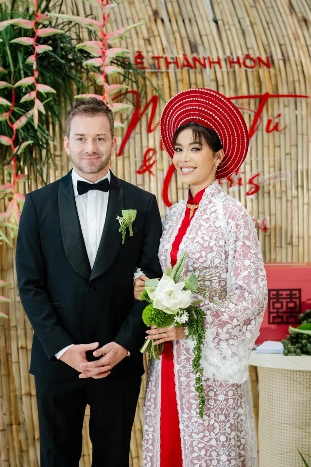 Cặp đôi sao việt đi tuần trăng mật trong năm qua midu - minh đạt dính nhau không rời khánh vân ủng hộ tuyển việt nam - 12