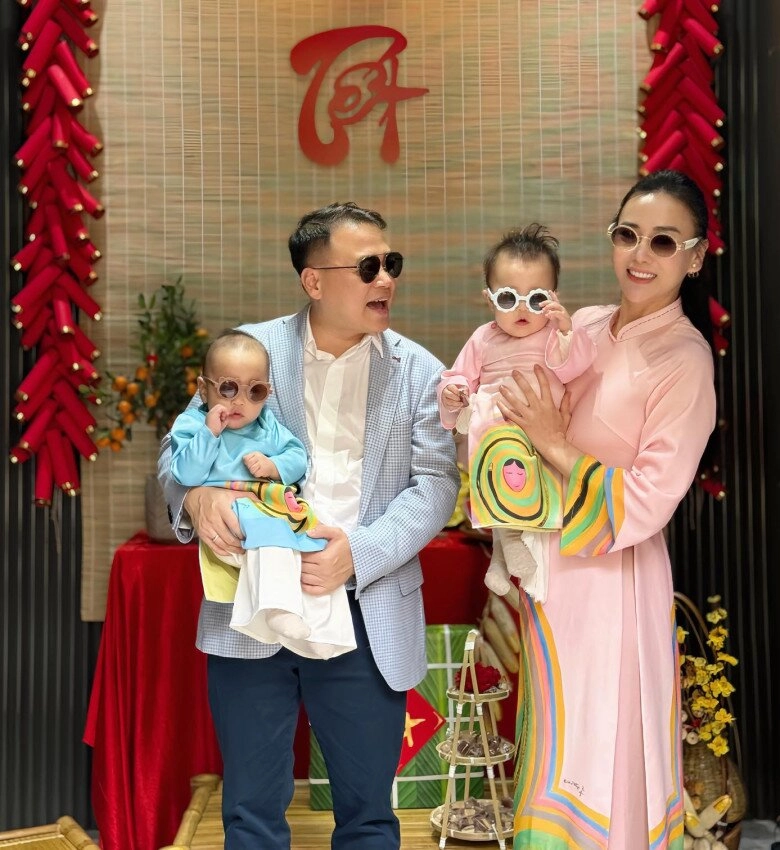 Cặp song sinh nhà phương oanh hóa thành hoàng tử công chúa ở xứ dubai bé jenny được dát vàng trông cực yêu - 11
