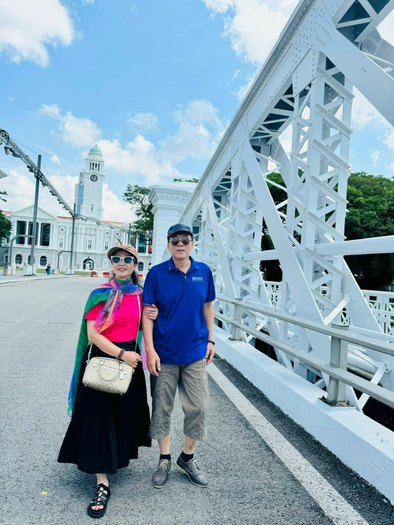Cặp vợ chồng nsnd - nsưt duy nhất tham gia diễu hành a80 từng là bạn học cấp 3 gia đình tứ đại đồng đường - 7