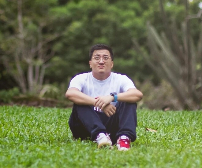 Cậu bé sống trong cung điện đầy camera người giúp việc vệ sĩ thừa kế hàng tỷ usd và cái kết khi trưởng thành - 1