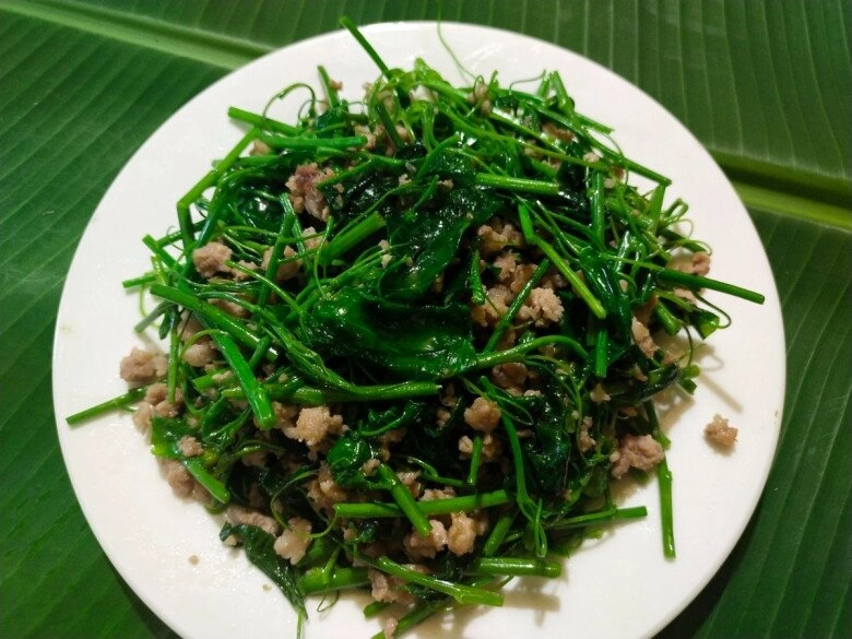 Cây dại mọc bờ bụi có tên rất lạ xưa không ai ăn nay thành đặc sản khoái khẩu trong nhà hàng được ưa chuộng hương vị đặc biệt - 3