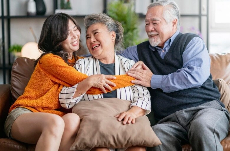 Chăm sóc bố mẹ ròng rã 10 năm sau khi ông bà mất các anh lật mặt đuổi tôi ra khỏi nhà - 2