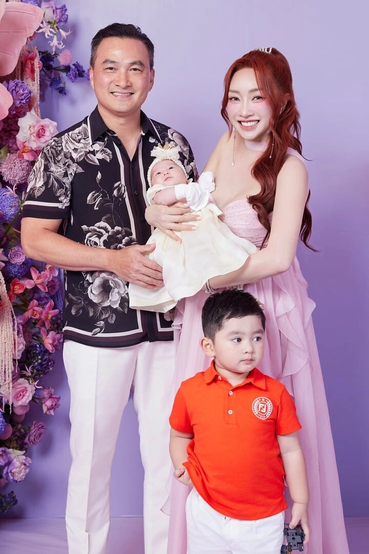 Chi bảo thừa nhận ái nữ hay lấn lướt anh trai tiểu công chúa 3 tháng tuổi mặc toàn đồ hiệu nằm nôi trăm triệu - 9