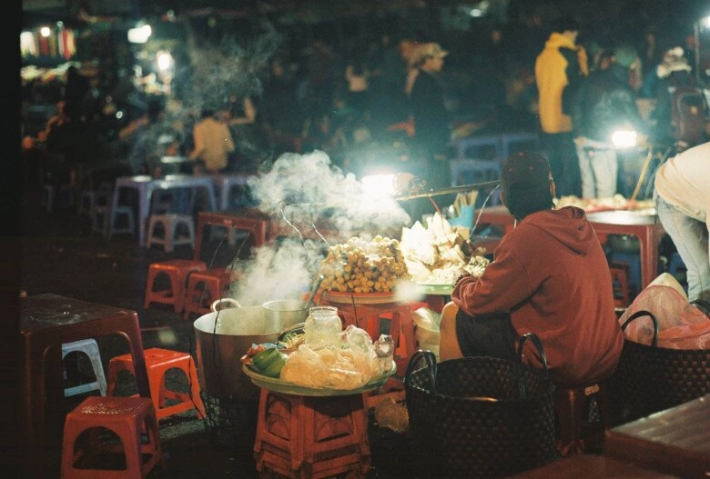 Chợ âm phủ đà lạt từ một nơi huyền bí heo hút trở thành khu chợ đêm đông đúc bậc nhất thành phố - 2
