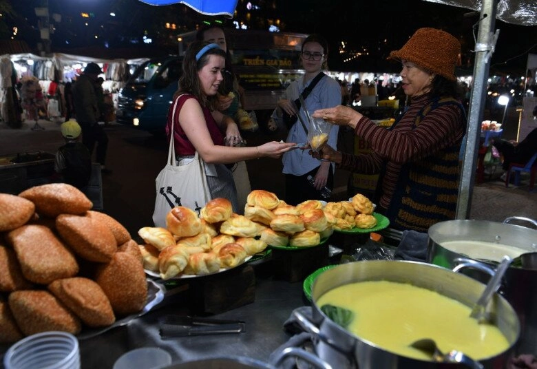 Chợ âm phủ đà lạt từ một nơi huyền bí heo hút trở thành khu chợ đêm đông đúc bậc nhất thành phố - 4