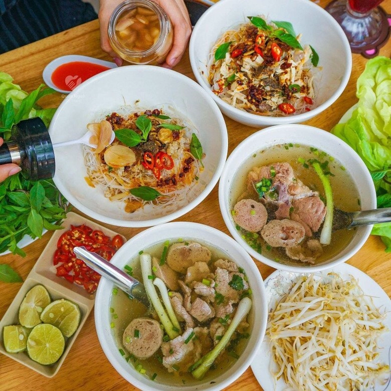 Chợ đêm sầm uất bậc nhất ở gia lai là thiên đường ẩm thực du khách nào cũng mê tít - 3