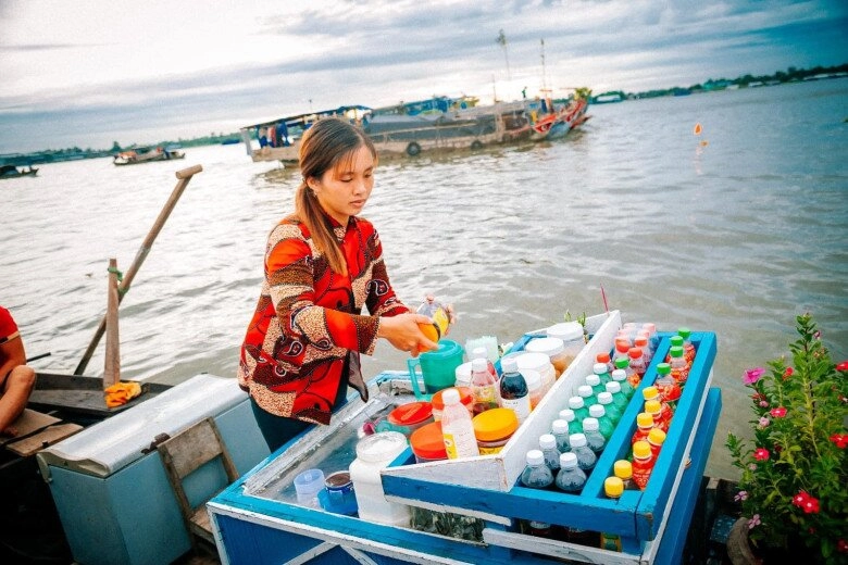 Chợ nổi duy nhất ở an giang từng là một khu chợ sầm uất bậc nhất nay đìu hiu vắng vẻ dù đông khách du lịch - 2