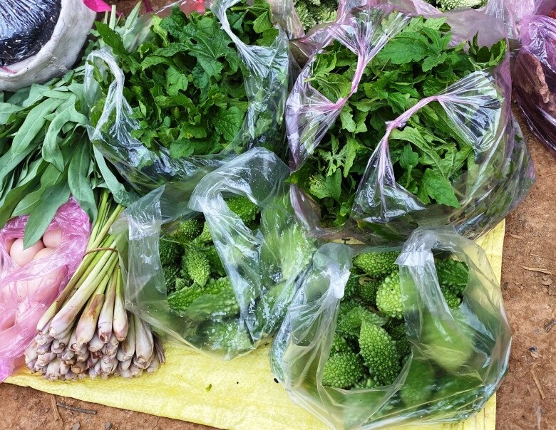 Chợ phiên lạ lùng giữa lòng thanh hóa mua bán không cần đến tiền tồn tại hơn trăm năm - 2