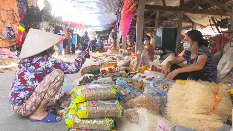 Chợ phiên tồn tại hàng trăm năm giữa lòng thái bình đến nay vẫn hút khách đông nghịt là niềm tự hào của người địa phương - 3