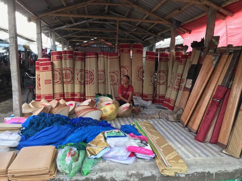 Chợ phiên tồn tại hàng trăm năm giữa lòng thái bình đến nay vẫn hút khách đông nghịt là niềm tự hào của người địa phương - 4