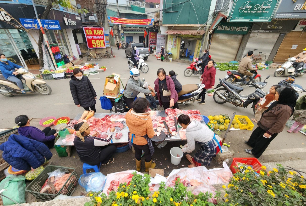 Chợ quê hiếm hoi giữa lòng thủ đô chỉ họp vào dịp tết đến đây như lạc vào chợ làng 30 năm trước - 2