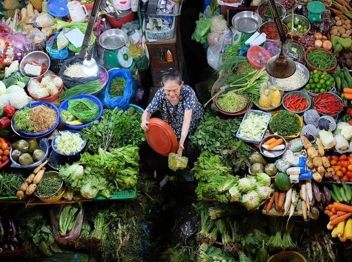 Chợ trăm năm tuổi giữa lòng xứ dừa cấu trúc như một mê cung ai không quen đến sẽ lạc nhưng đồ ăn vặt thì siêu ngon - 3
