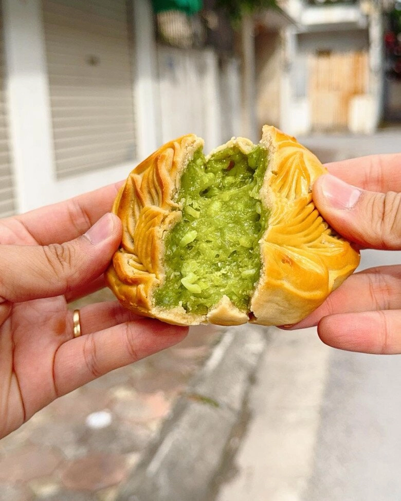 Chớm mùa trung thu dân mạng đã ùn ùn tìm mua món bánh nướng hot trend ăn liền 3 cái mới đã thèm - 5