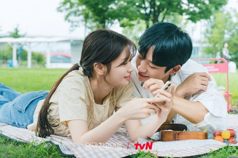 Chọn phim xem tết dương lịch 2025 khi điện thoại đổ chuông có tổng tài 5 giây nữ hoàng nước mắt rating đỉnh nóc - 12