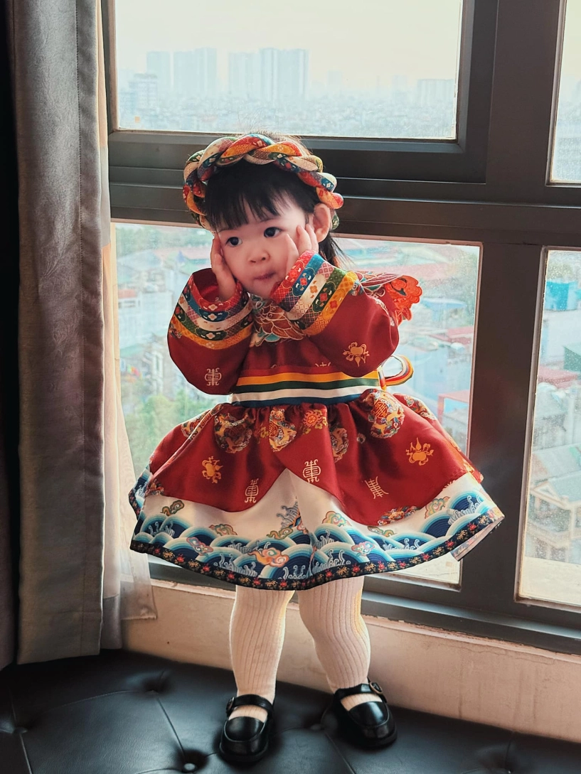 Chồng chủ tịch của đỗ mỹ linh bất ngờ khoe giọng hát ái nữ lên sân khấu đã biết hôn gió được khen hơn bố mẹ - 7