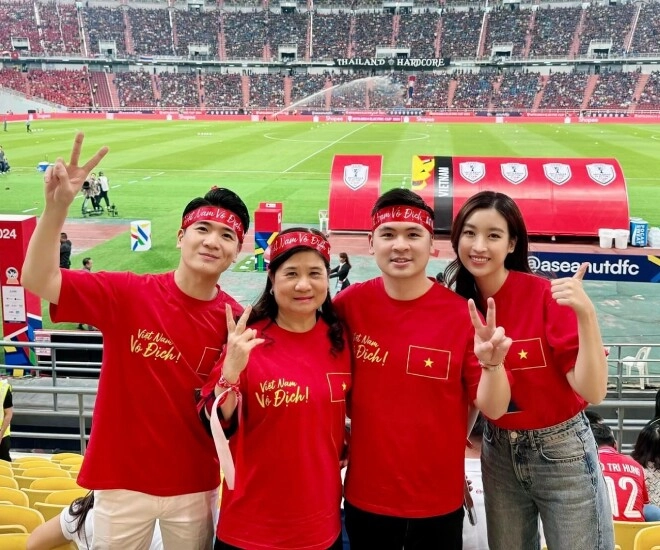Chồng chủ tịch của đỗ mỹ linh để vợ tự vác vali to cồng kềnh không phải lần đầu bị trừ điểm vì thiếu ga lăng - 1