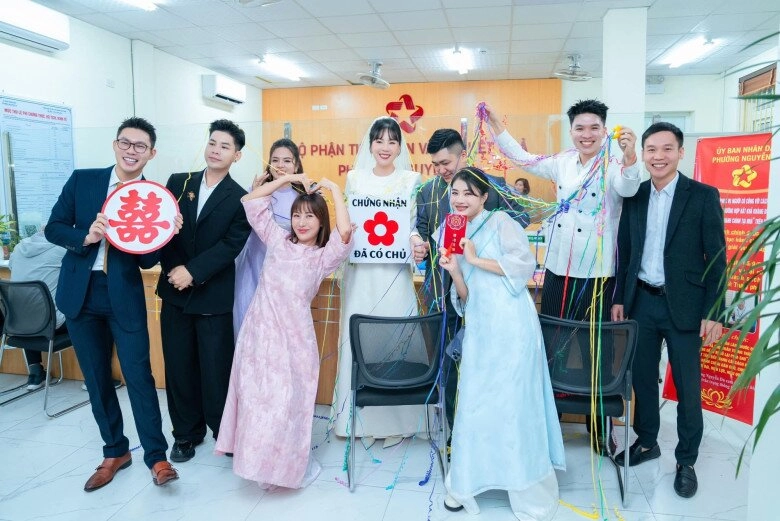 Chồng đại gia bắc giang hôn má mai ngọc cực tình nữ mc nghẹn ngào nói gặp ông xã ở thời điểm xấu xí nhất - 4