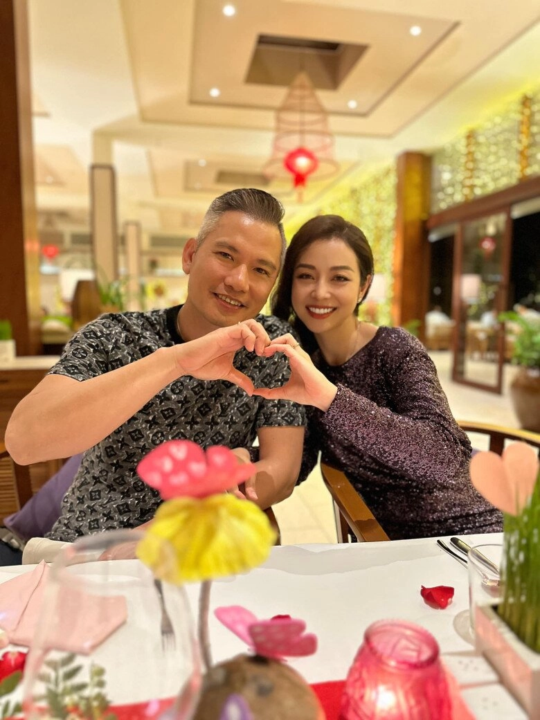 Chồng đại gia của jennifer phạm sơ hở là tặng quà thiết thực cho vợ giữ hôn nhân 12 năm hạnh phúc - 6