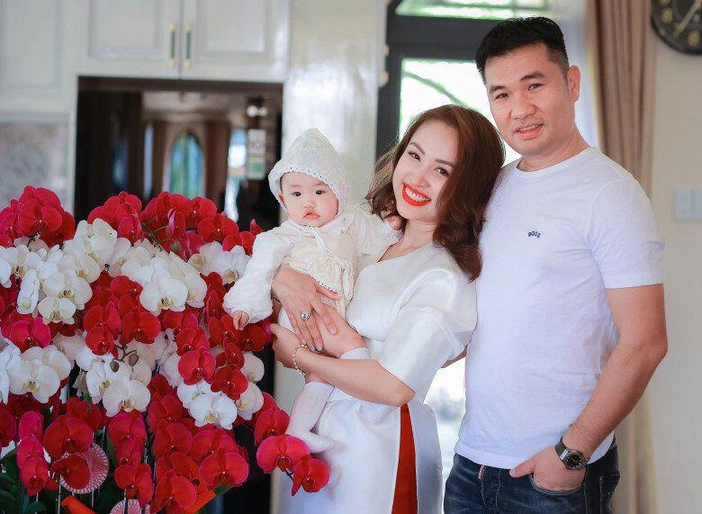 Chồng đại gia khó chịu mỗi khi vân hugo đi về muộn quá 12 giờ đêm nghi ngờ vợ nói dối - 2