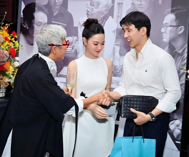Chồng midu thay đổi ngoại hình ngày càng điển trai khi đi sự kiện cùng vợ cặp đôi gây sốt với góc nghiêng cực phẩm - 1