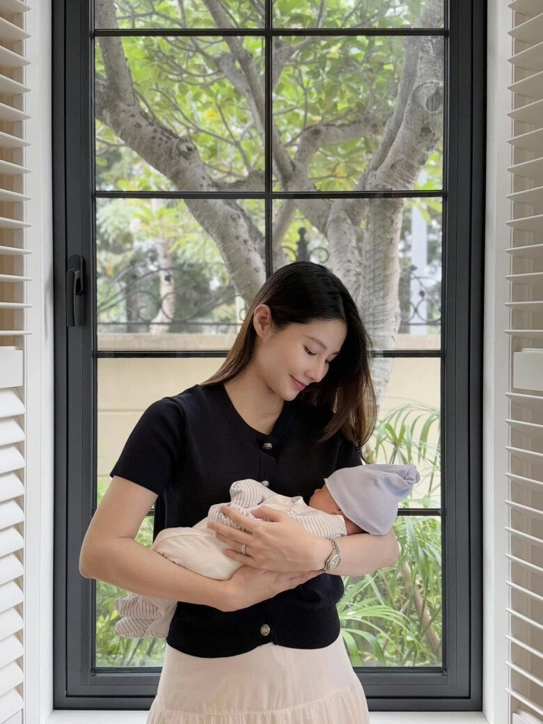 Chồng thiếu gia của diễm my 9x khoe quý tử trong biệt thự riêng em bé nay mới lộ diện mạo giống hệt bố - 6