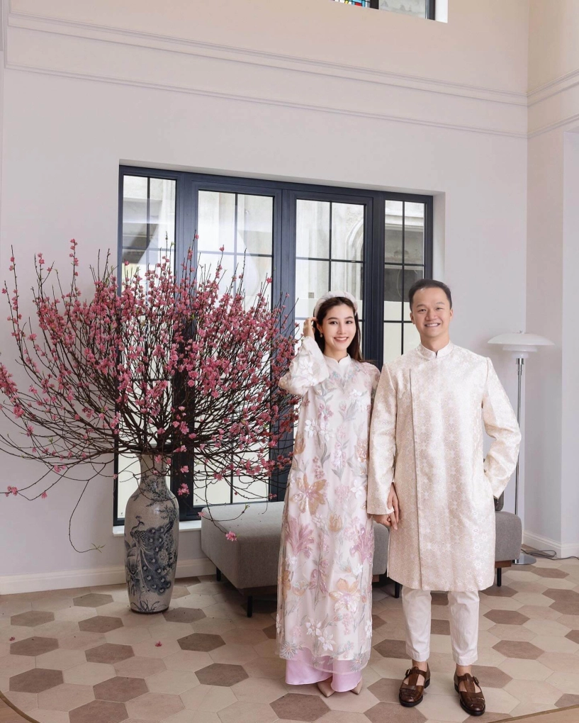 Chồng thiếu gia của diễm my 9x khoe quý tử trong biệt thự riêng em bé nay mới lộ diện mạo giống hệt bố - 11