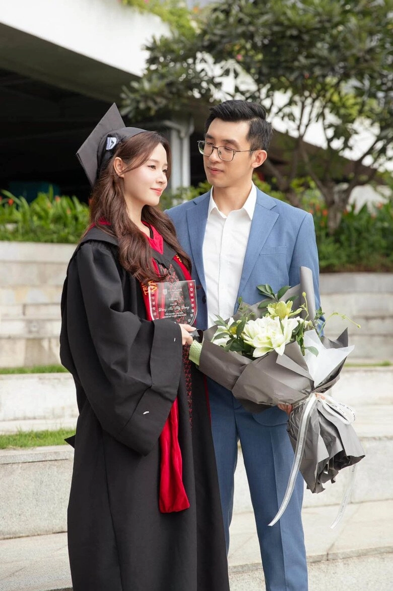 Chồng thiếu gia của midu giữ vợ kè kè đi show toàn mỹ nhân nhưng chẳng buồn để mắt tới ai - 6