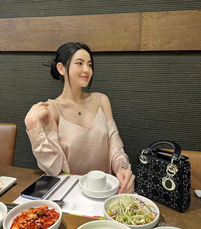 Chu thanh huyền sống như bà hoàng sau 1 năm cưới quang hải kiếm tiền tỷ dư sức mua vàng tặng giúp việc - 4