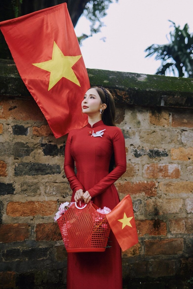 Chưa đến tết áo dài đỏ đã chiếm sóng mxh hội mỹ nhân việt tuổi nào cũng nhiệt tình khoe sắc mừng quốc khánh - 1